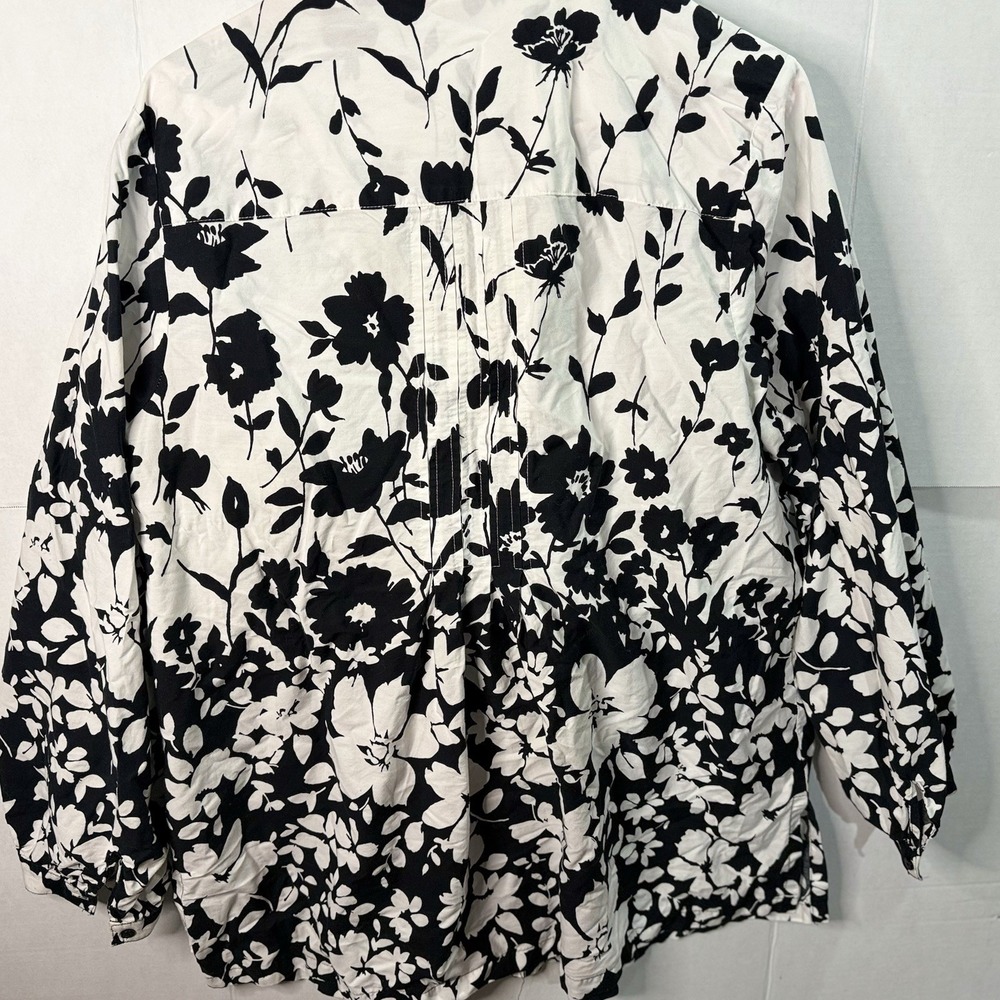 Jones New York Sport Women's 1X Black White Floral Pintuck Button Down Shirt - Picture 6 of 6